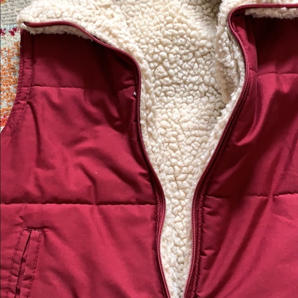 Small red vest - Picture 2 of 3